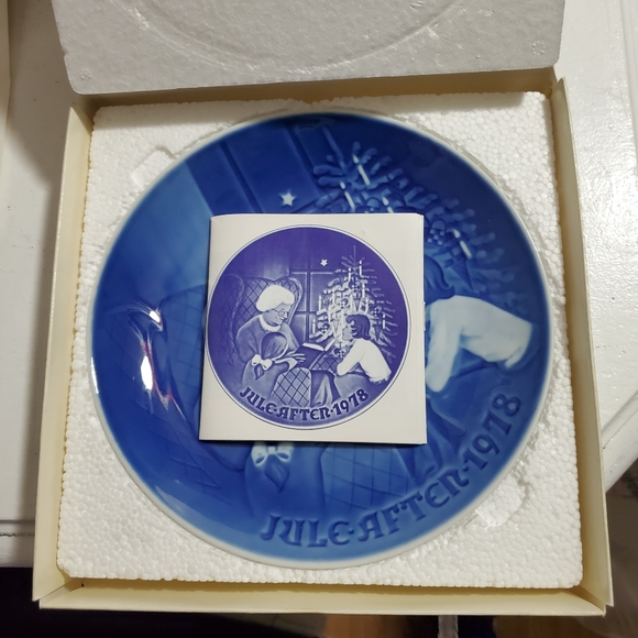 B&G PLATE CHRISTMAS 1975 8in diameter. Blue dish with box and cert. - Picture 2 of 4